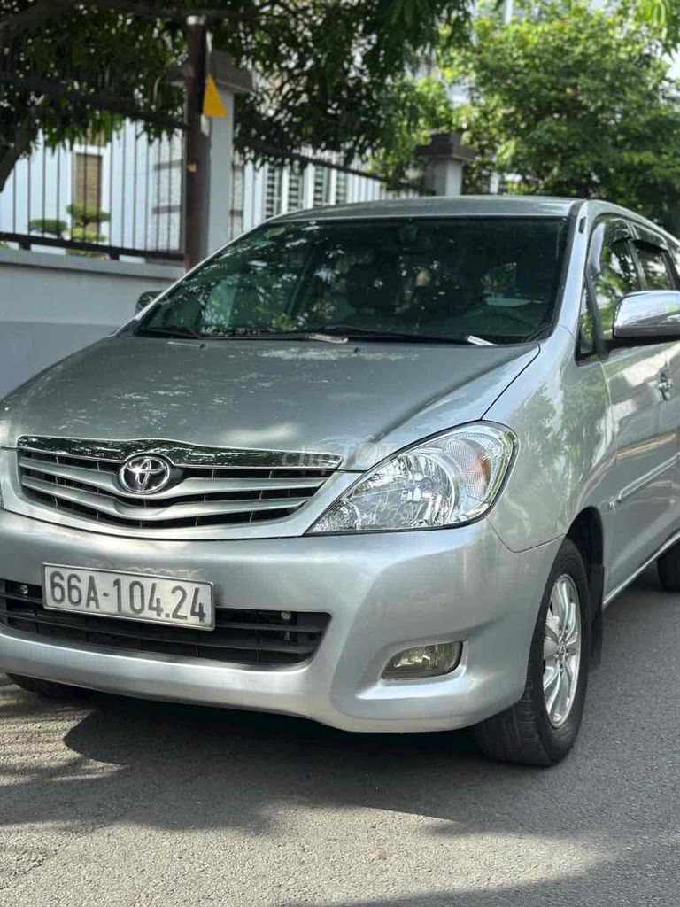 Toyota Innova 2.0G 2009 - ảnh 2