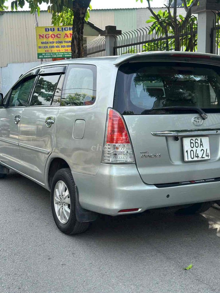 Toyota Innova 2.0G 2009 - ảnh 3