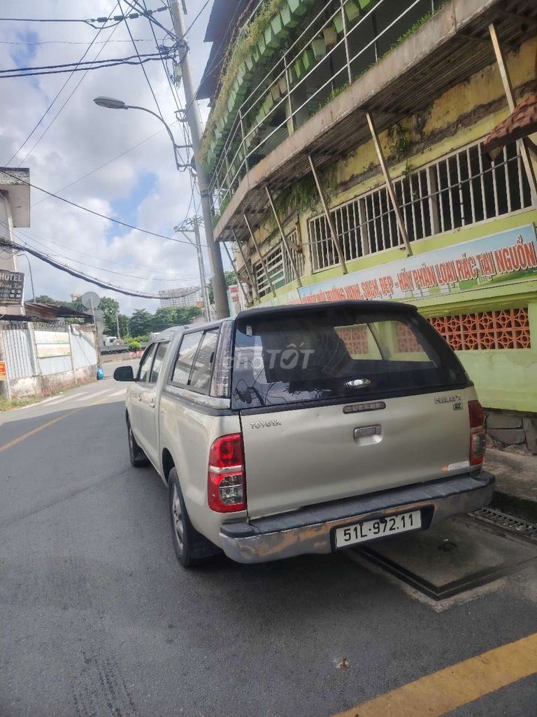 Toyota Hilux 2012 - ảnh 2