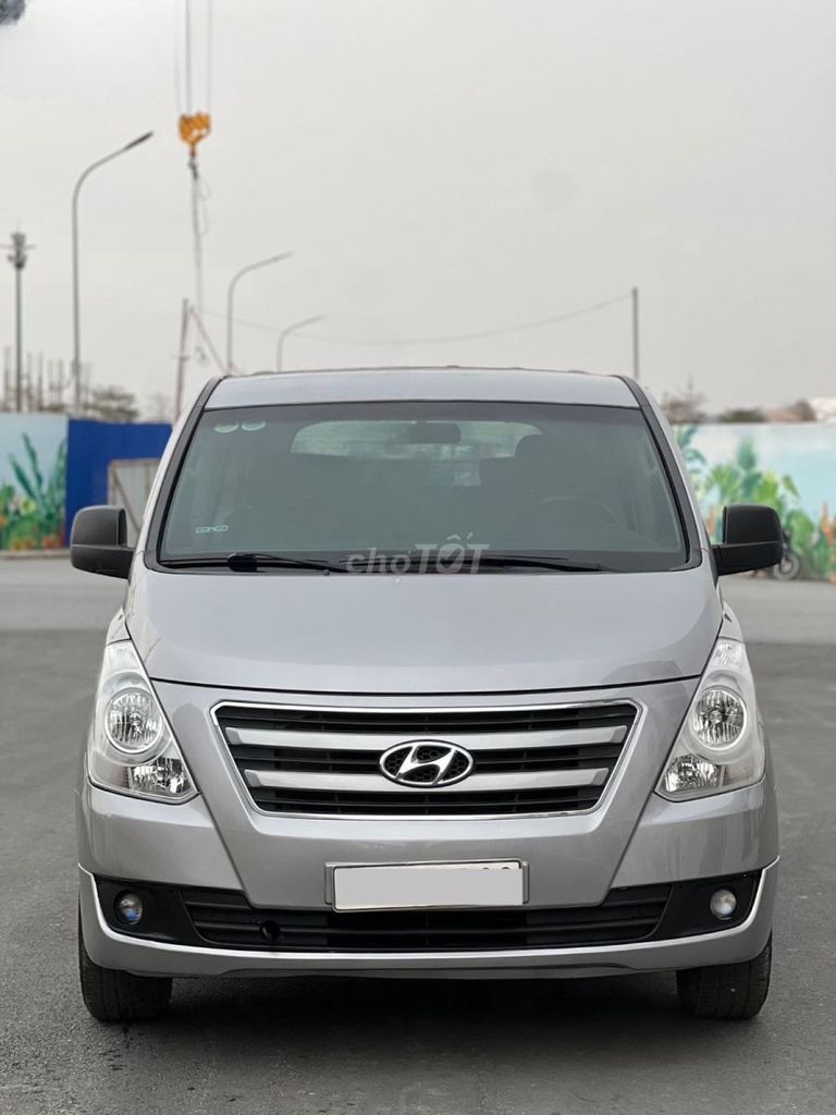 Hyundai Grand Starex 2.5 MT 2017 - ảnh 1