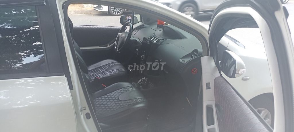 Toyota Yaris 2007 - ảnh 4