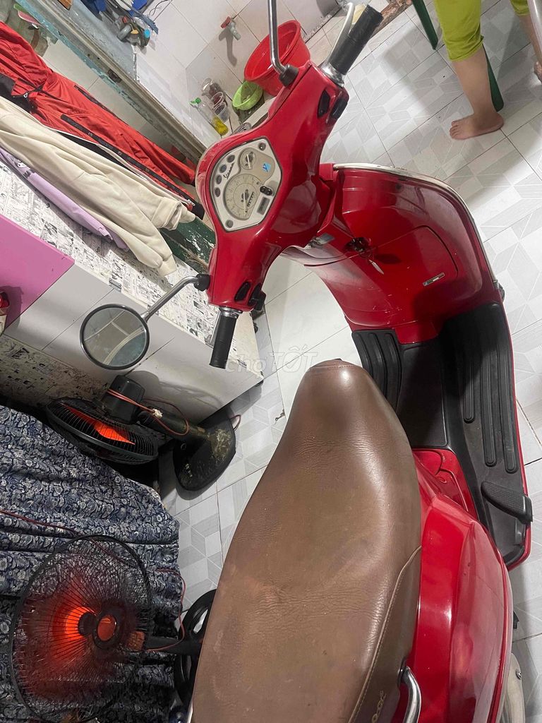 Piaggio Vespa 2012 - ảnh 3