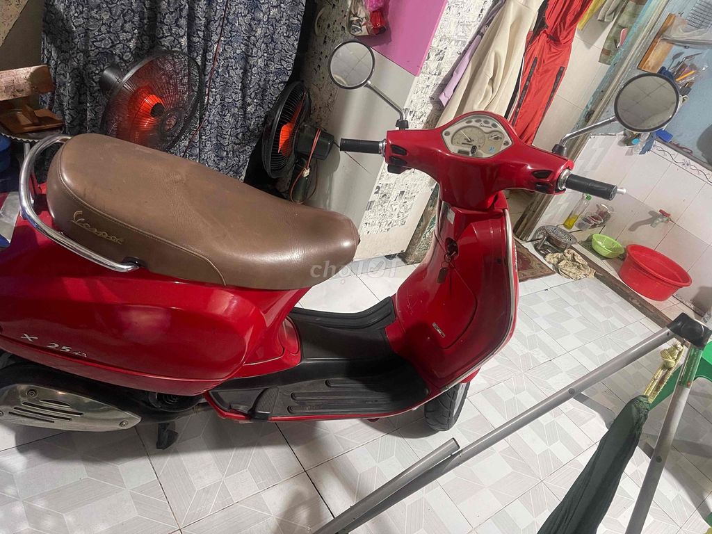 Piaggio Vespa 2012 - ảnh 4