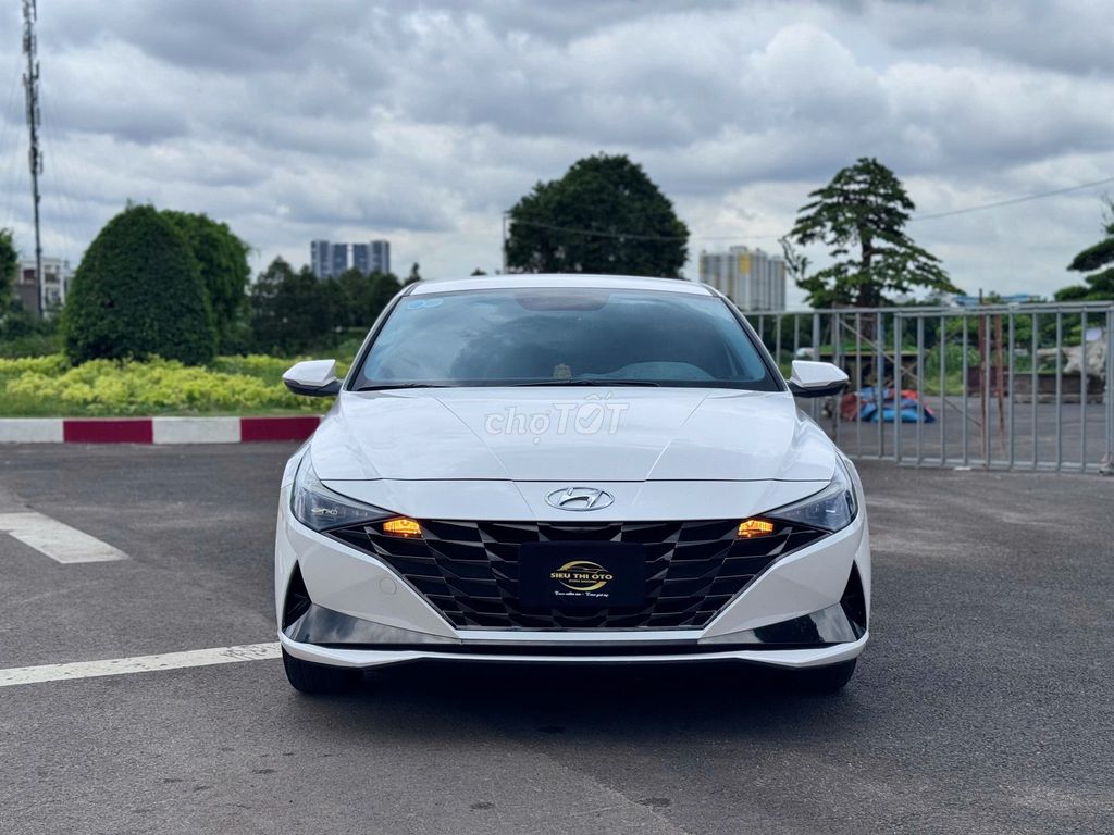 Hyundai Elantra 2023 - ảnh 1