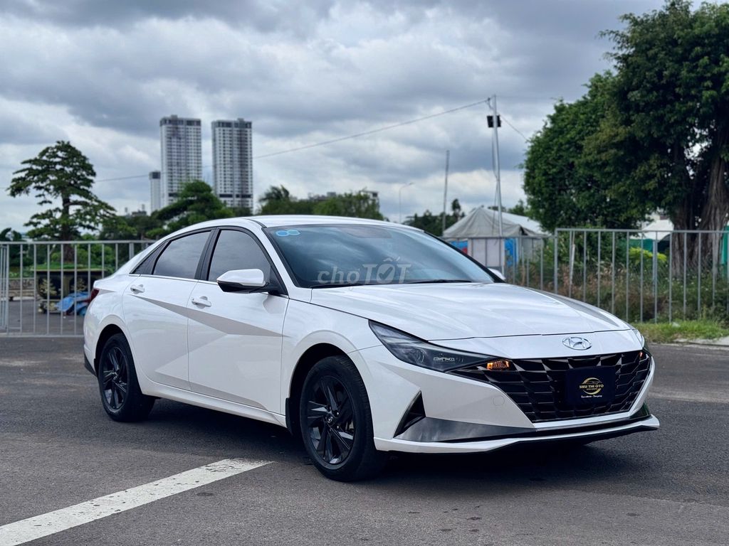 Hyundai Elantra 2023 - ảnh 2