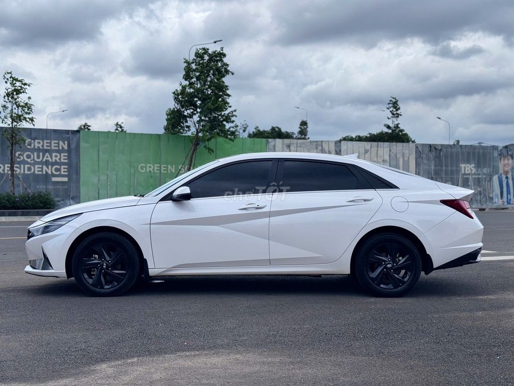 Hyundai Elantra 2023 - ảnh 4
