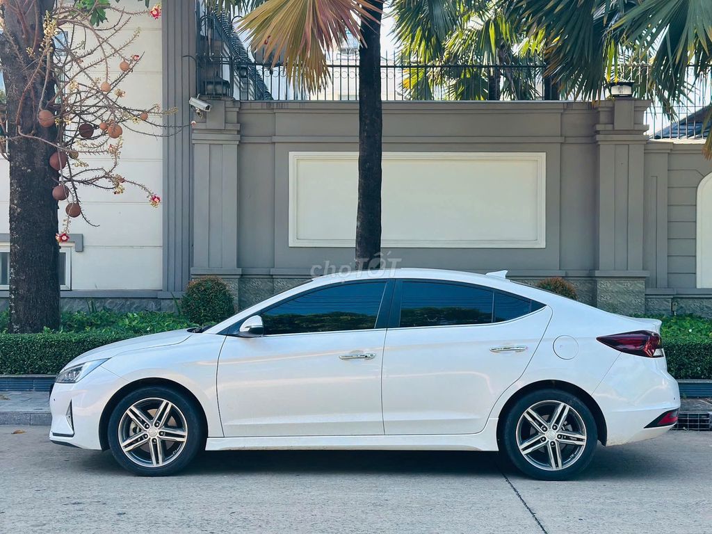 Hyundai Elantra 2021 - ảnh 3