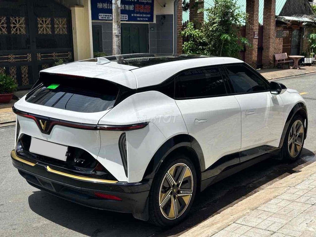 VinFast Limo Green 2025 - ảnh 3