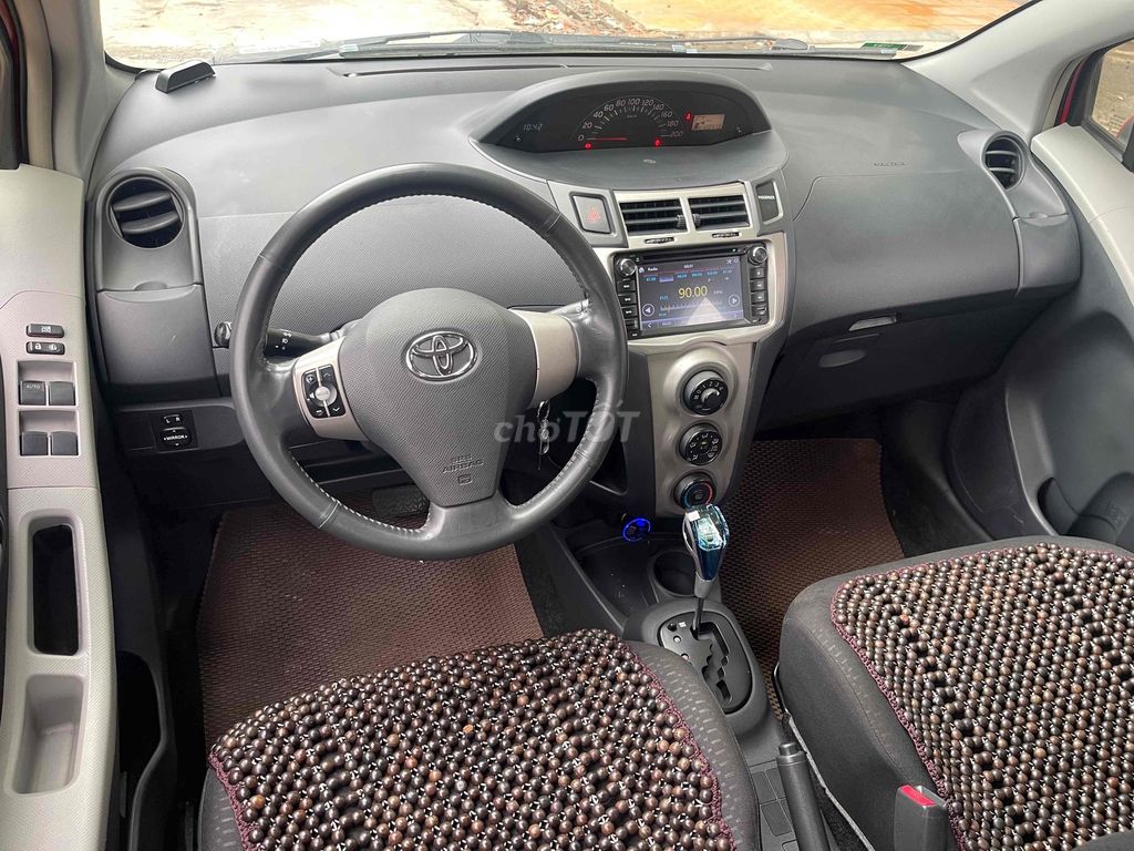Toyota Yaris 2011 - ảnh 3