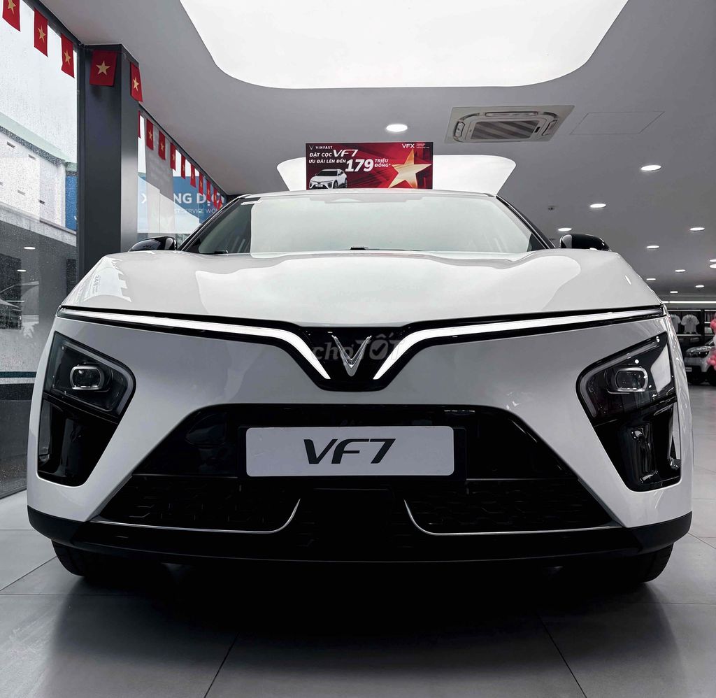 VinFast VF7 - ảnh 2