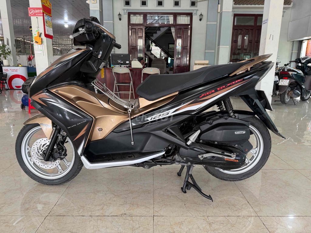 Honda Air Blade 2015 - ảnh 3