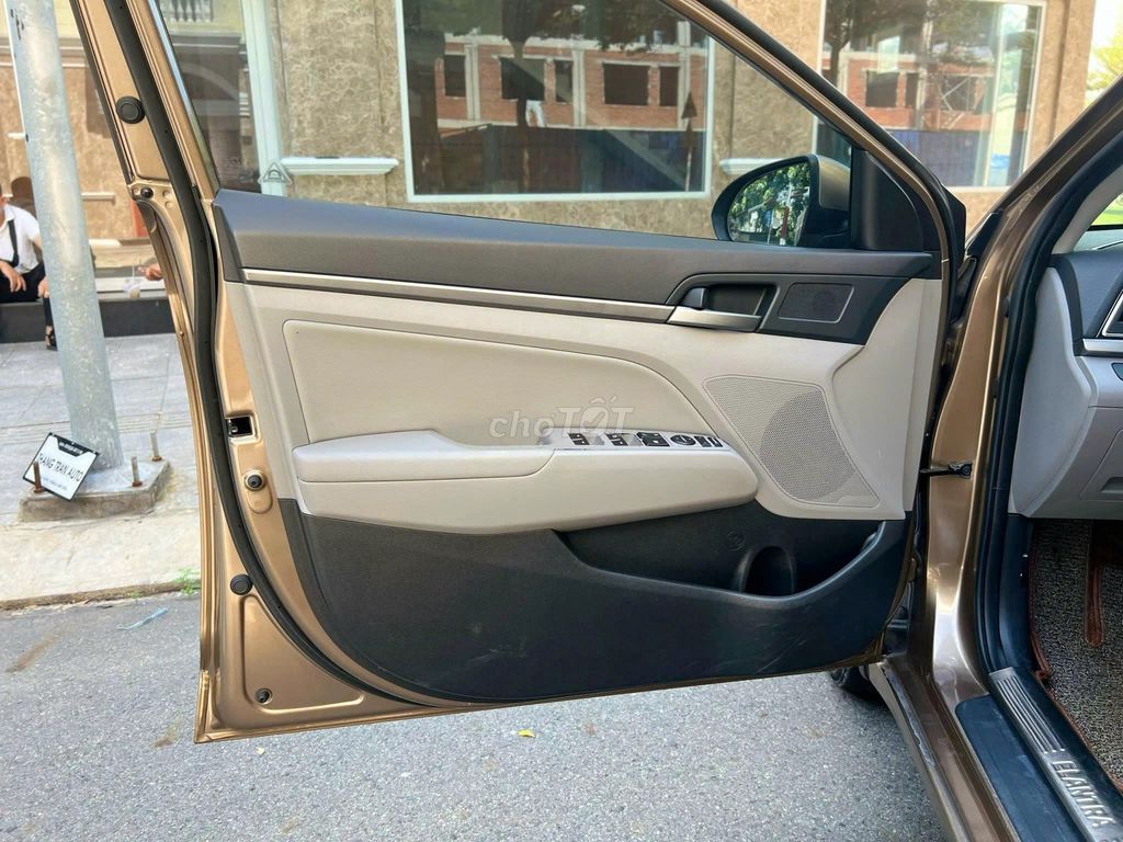 Hyundai Elantra 1.6 AT 2016 - ảnh 2