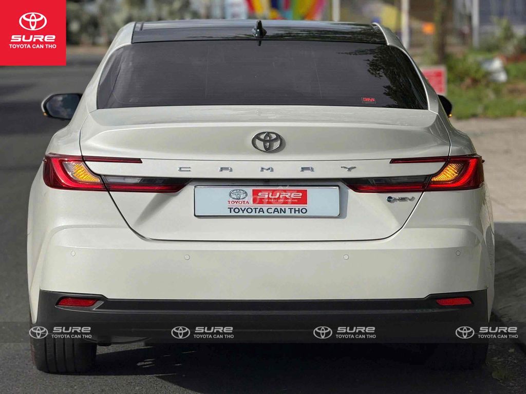 Toyota Camry 2.5 HEV Top 2025 - ảnh 2