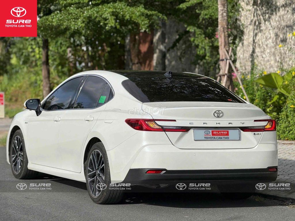 Toyota Camry 2.5 HEV Top 2025 - ảnh 3