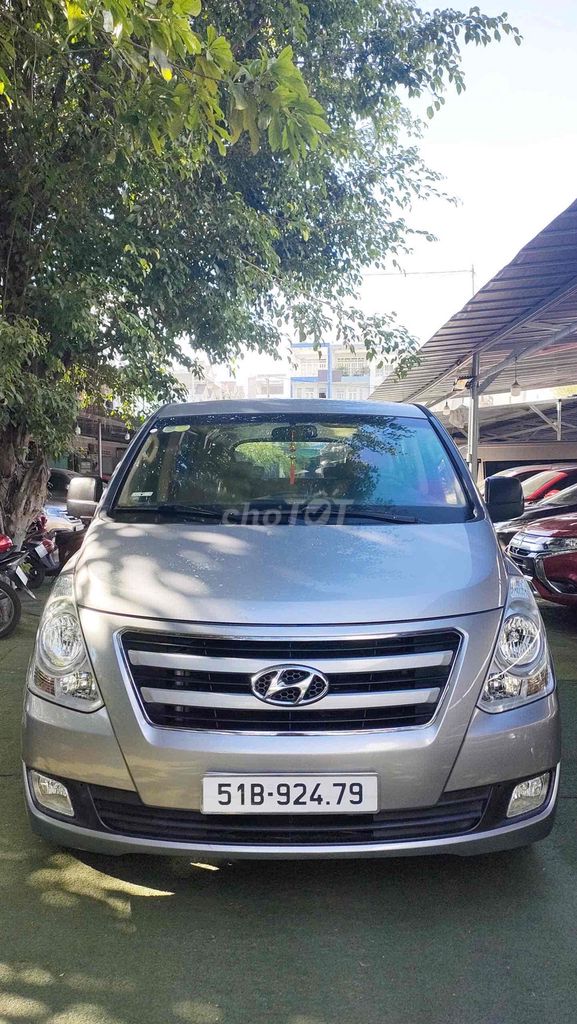 Hyundai Starex 2016 - ảnh 1
