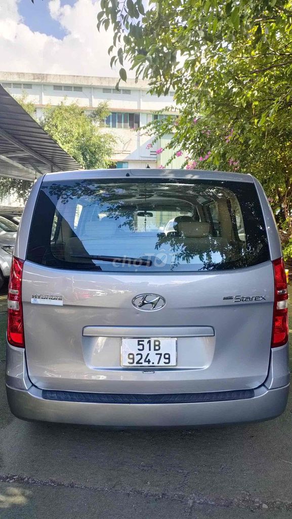 Hyundai Starex 2016 - ảnh 2