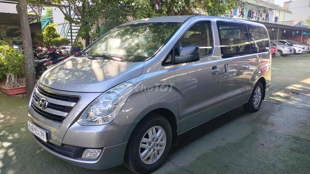 Hyundai Starex 2016 - ảnh 3