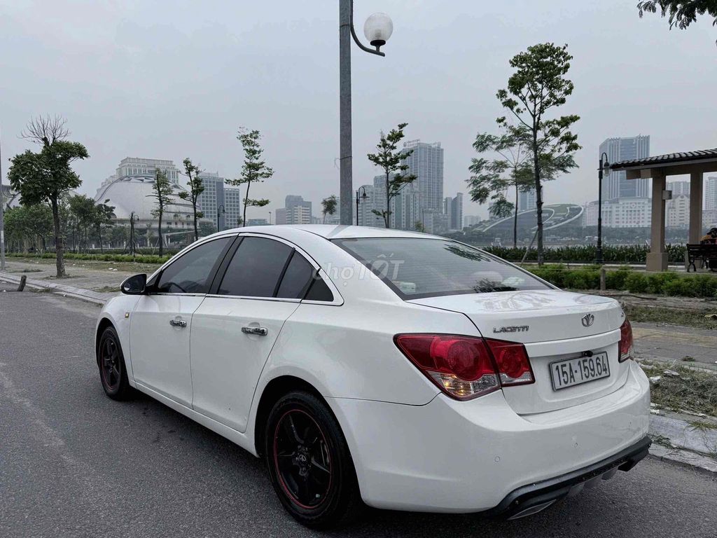 Chevrolet Lacetti - ảnh 3