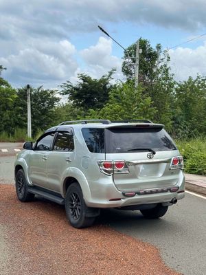 Toyota Fortuner - ảnh 1