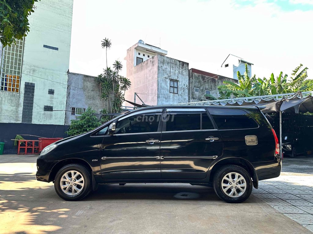 Toyota Innova 2.0G - ảnh 4