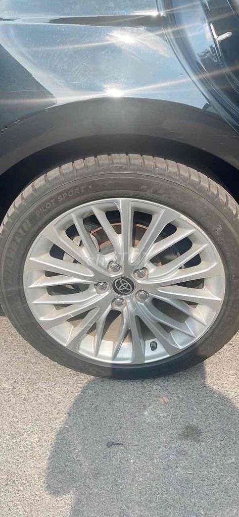 Toyota Camry 2.5Q - ảnh 4