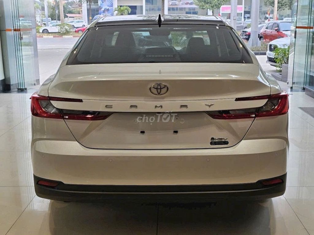 Toyota Camry 2.5 HEV Top 2026 - ảnh 3
