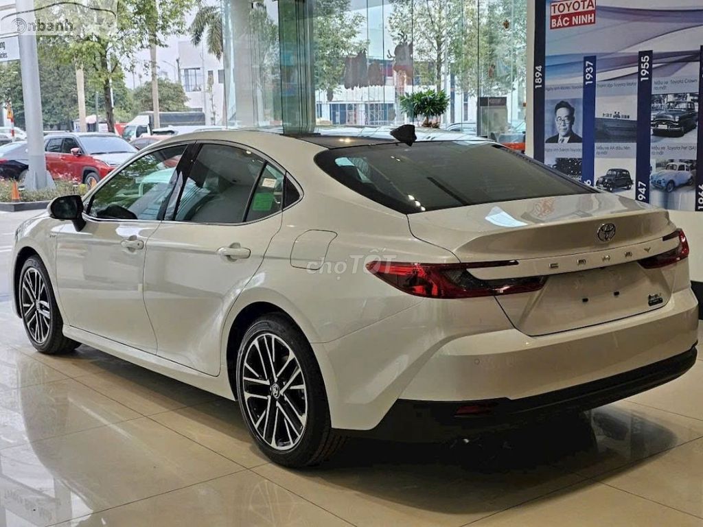 Toyota Camry 2.5 HEV Top 2026 - ảnh 4
