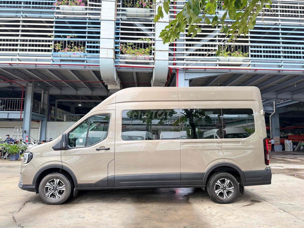 Ford Transit Premium - ảnh 1