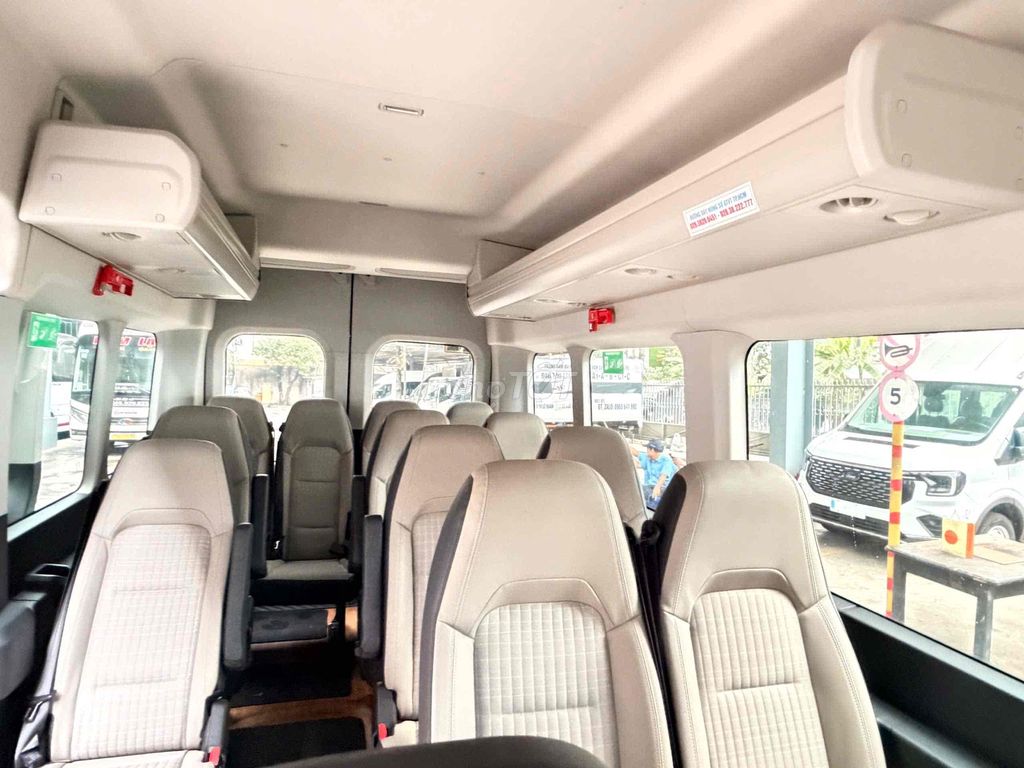 Ford Transit Premium - ảnh 4