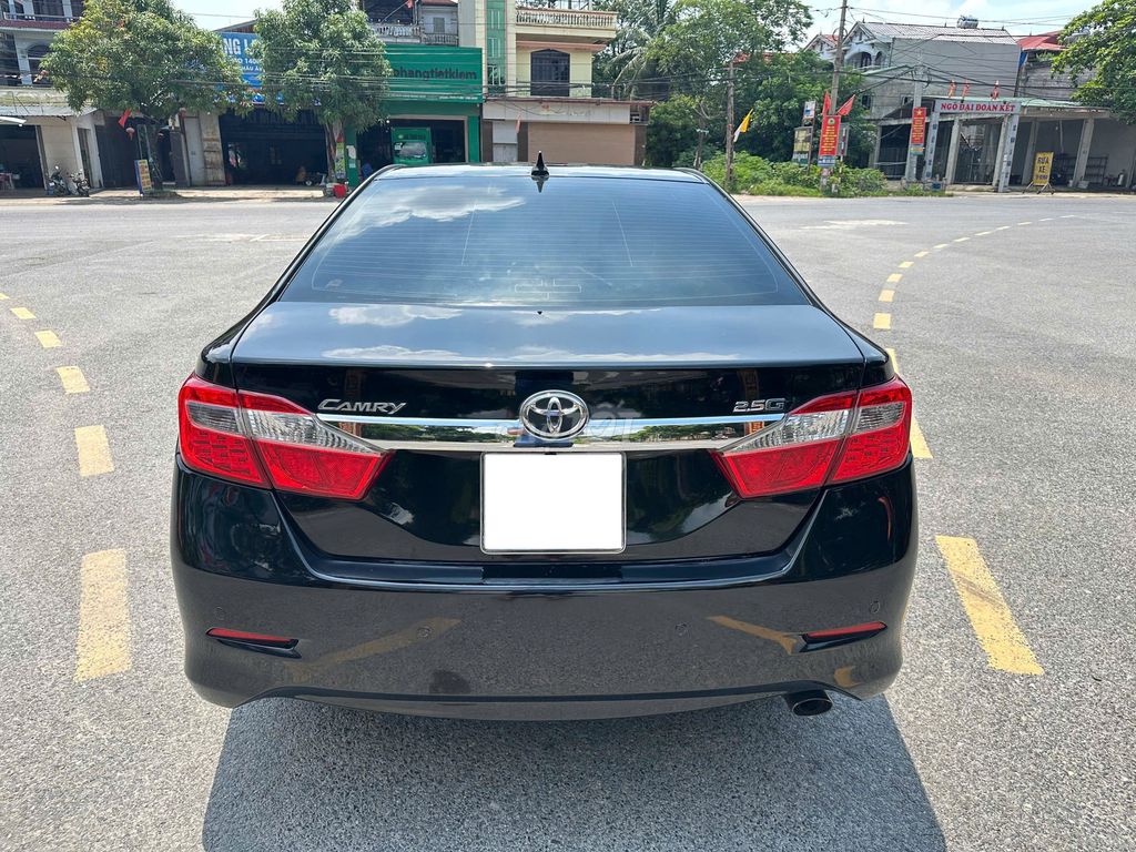 Toyota Camry 2013 - ảnh 4