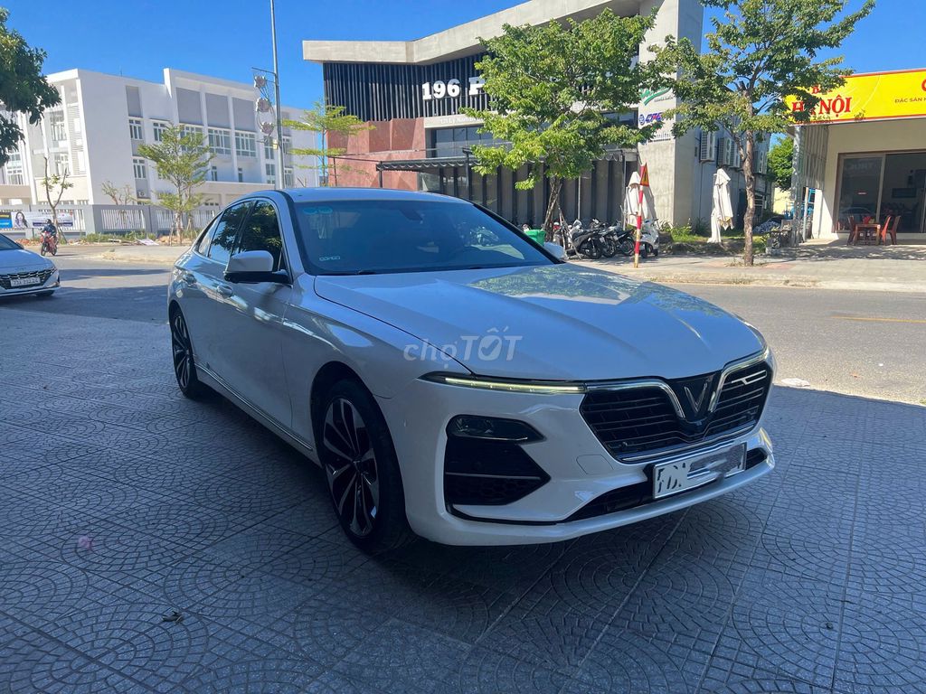 VinFast Lux A2.0 2019 - ảnh 1