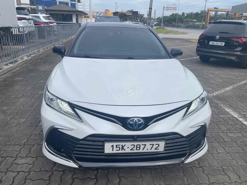 Toyota Camry 2022 - ảnh 1
