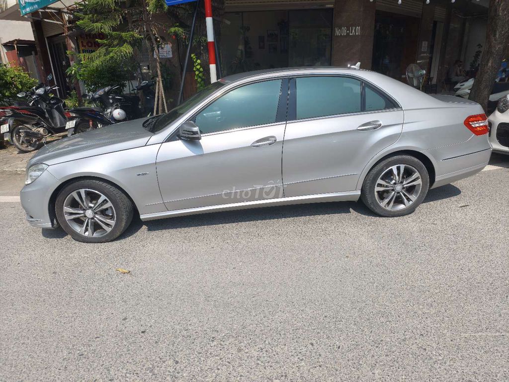 Mercedes-Benz 2011 - ảnh 2