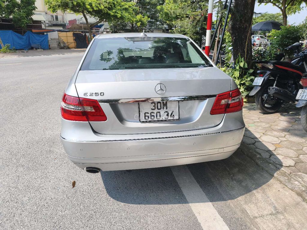 Mercedes-Benz 2011 - ảnh 3