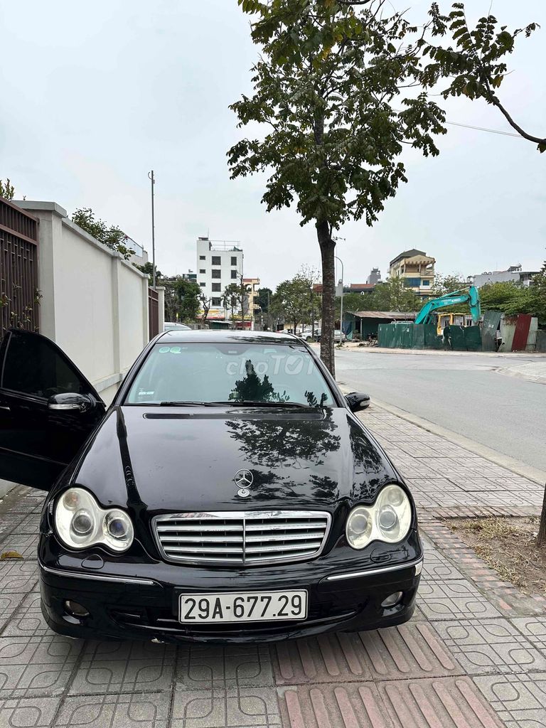 Mercedes-Benz 2006 - ảnh 1