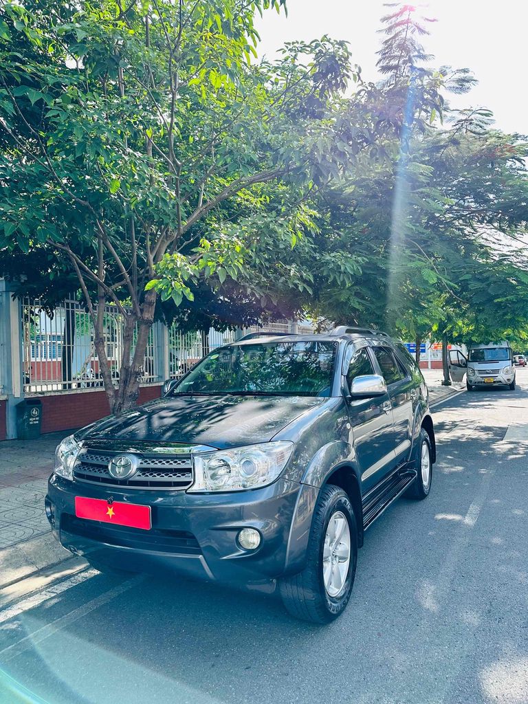 Toyota Fortuner 2009 - ảnh 1