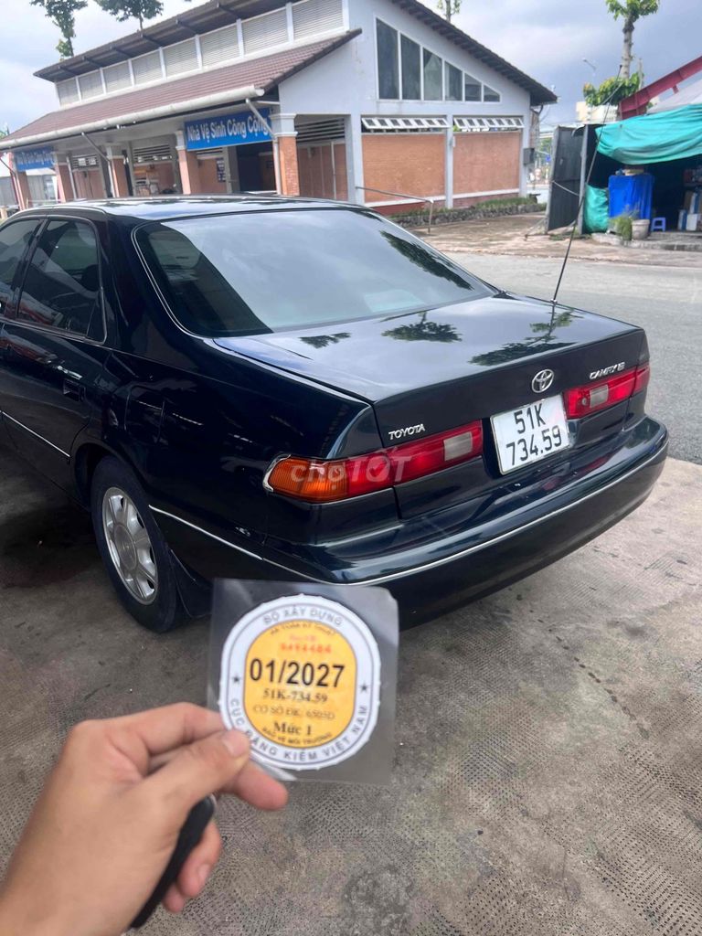 Toyota Camry - ảnh 1