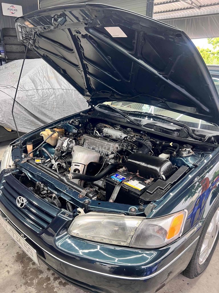 Toyota Camry - ảnh 3