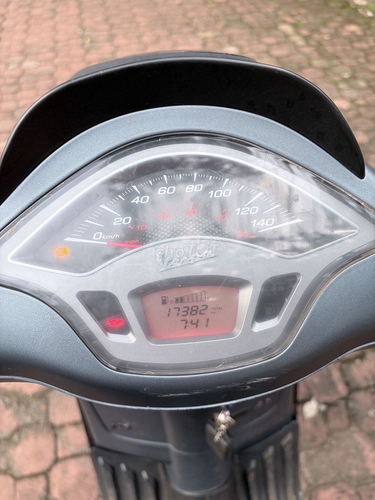 Piaggio Vespa 2022 - ảnh 1