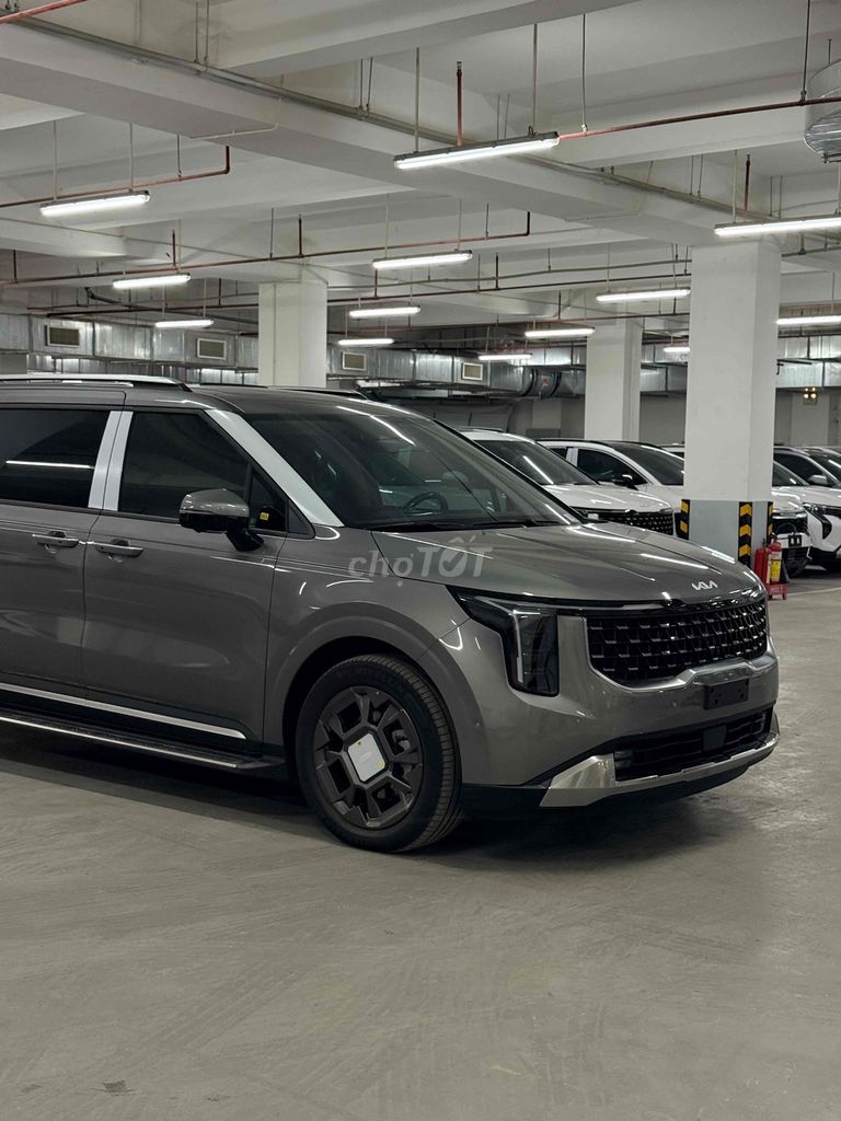Kia Carnival - ảnh 3