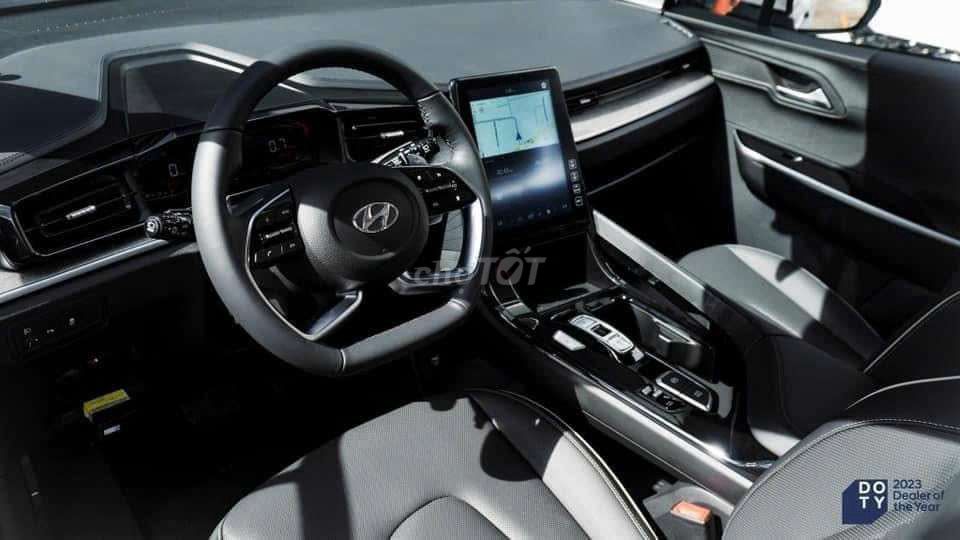Hyundai Custin 2024 - ảnh 2