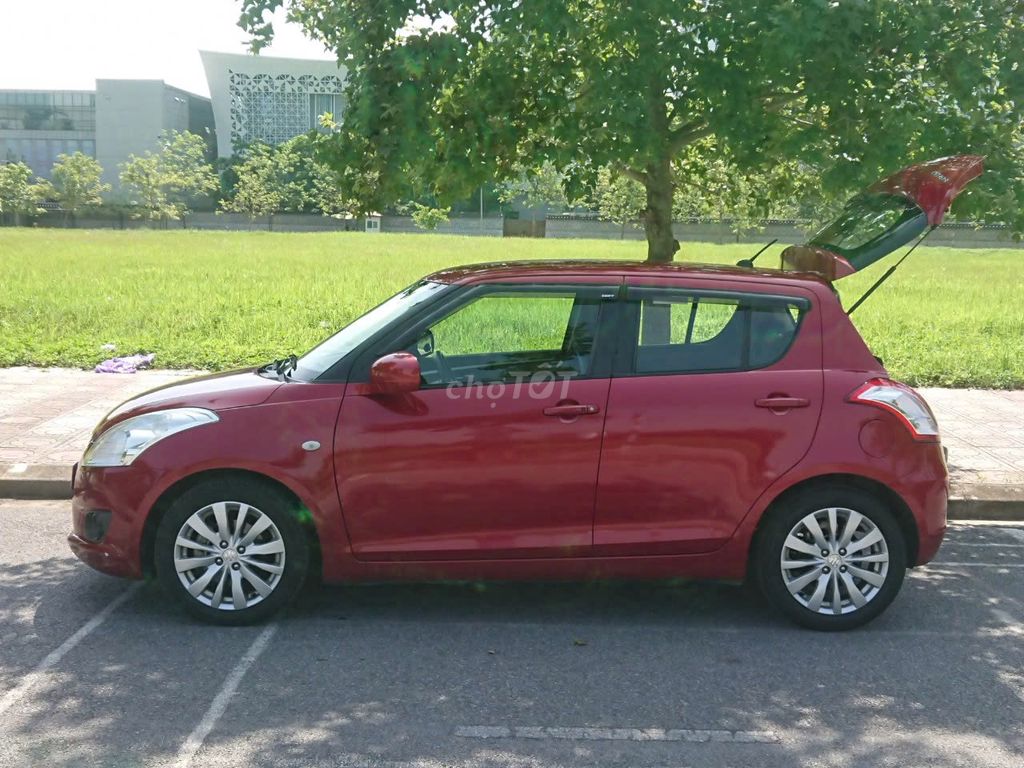 Suzuki Swift 2024 - ảnh 1