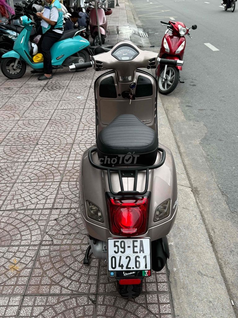 Piaggio Vespa 2022 - ảnh 5