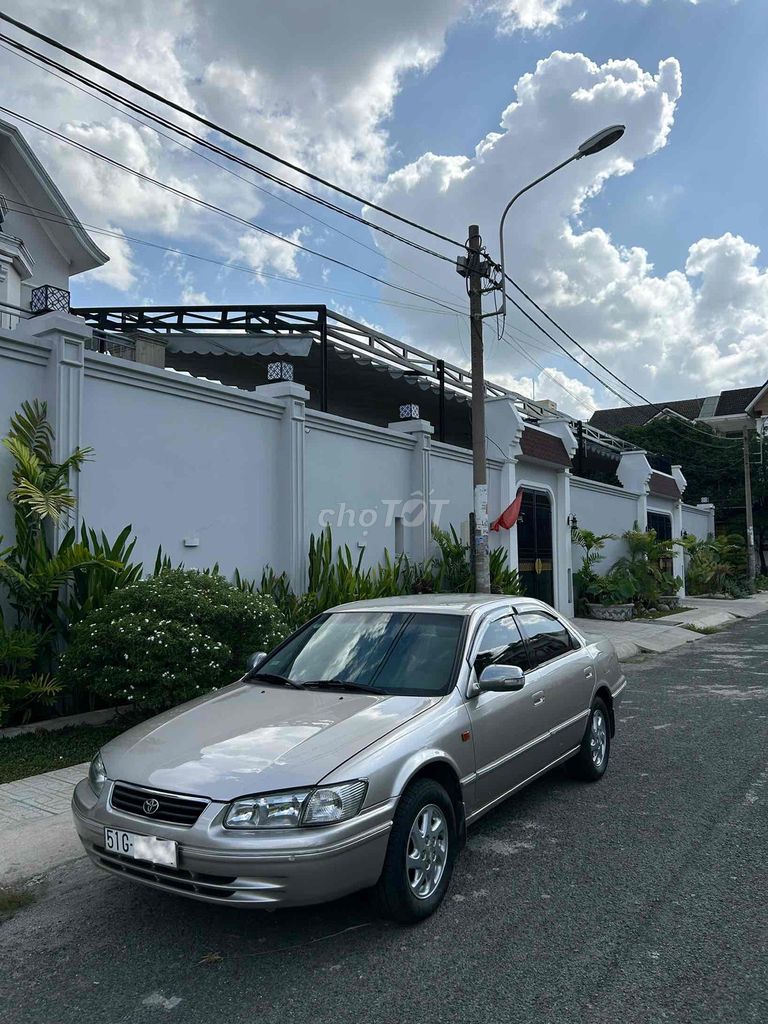 Toyota Camry 2002 - ảnh 1