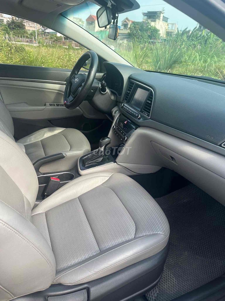 Hyundai Elantra 2017 - ảnh 1
