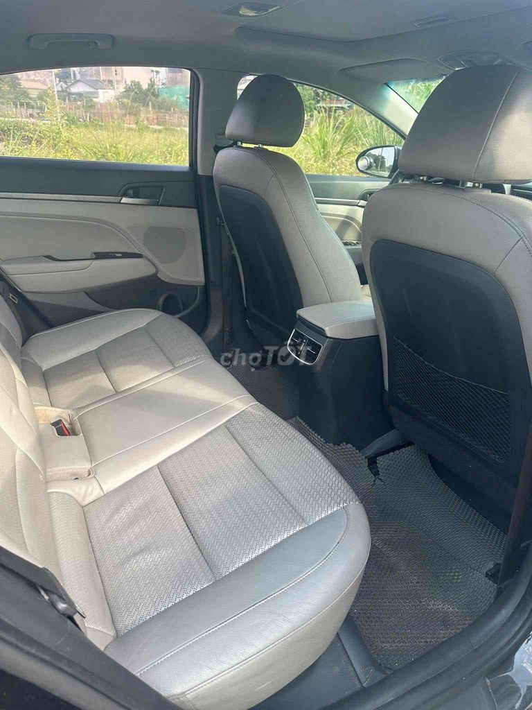 Hyundai Elantra 2017 - ảnh 3
