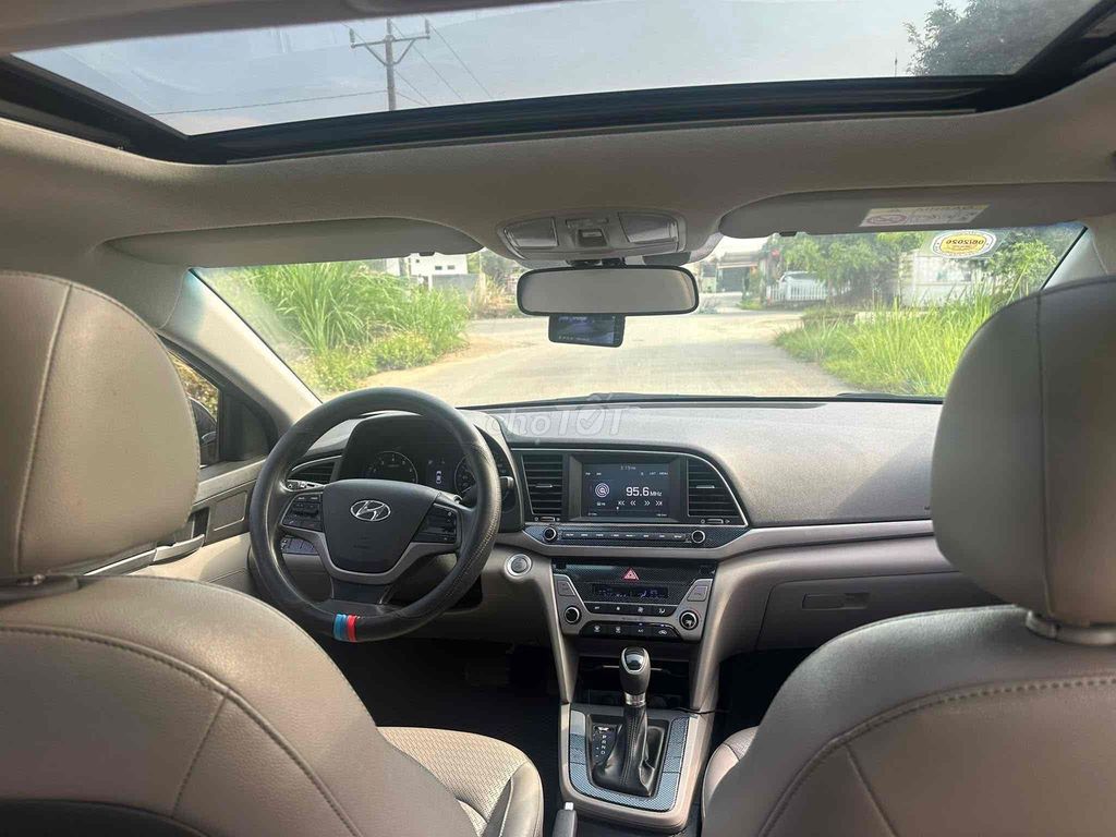 Hyundai Elantra 2017 - ảnh 4