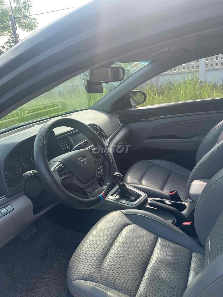 Hyundai Elantra 2017 - ảnh 5