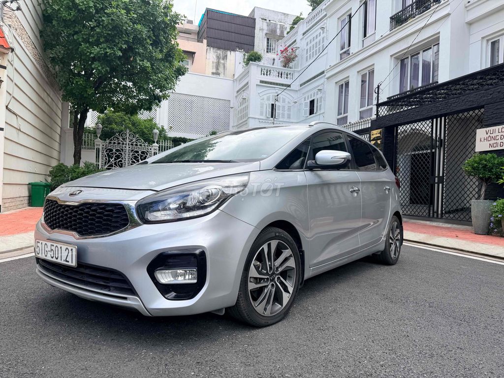 Kia Rondo 2017 - ảnh 1