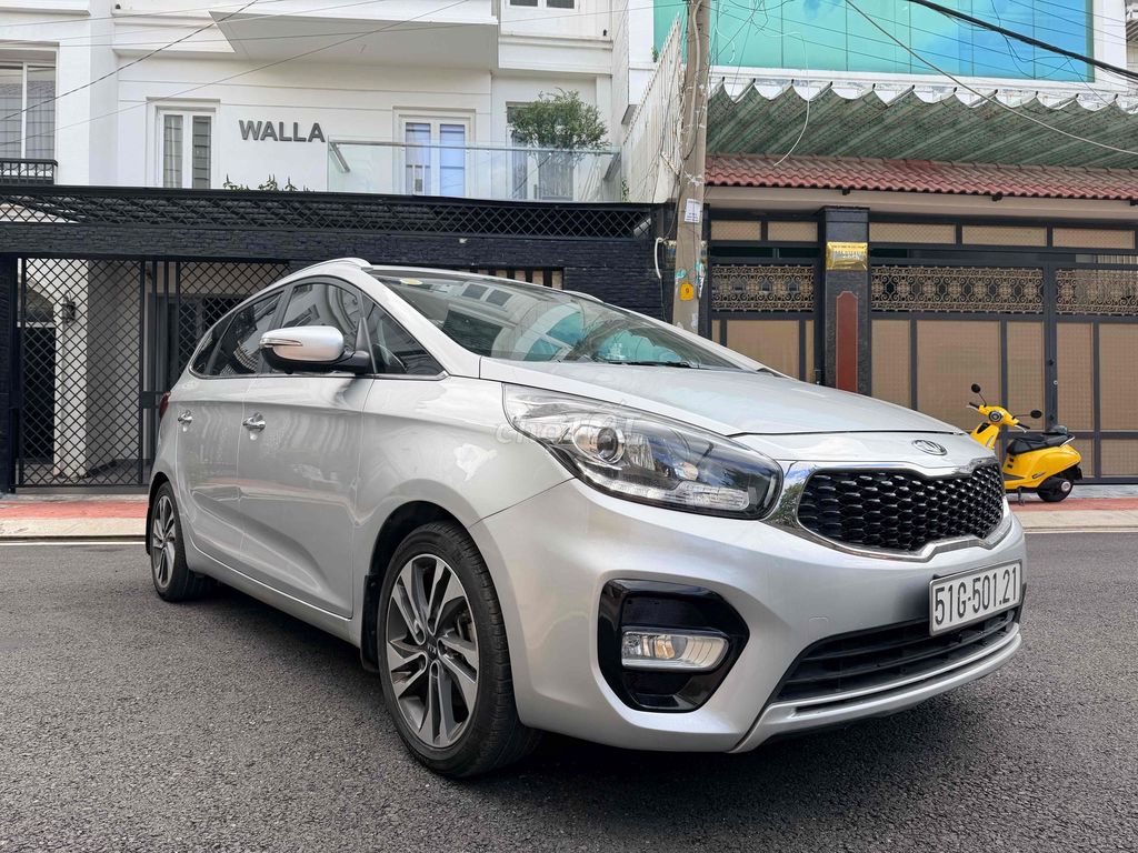 Kia Rondo 2017 - ảnh 2